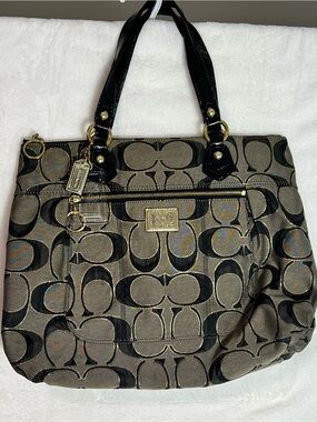 Coach 17890 Poppy Signature Jacquard Tote in Black and Brown with Dust Cover